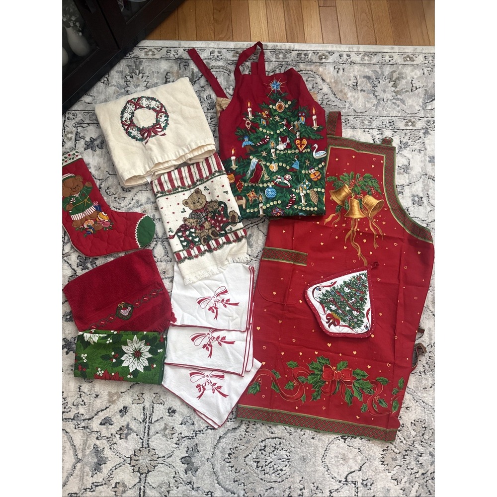 Lot Of 11 Assorted Vintage Christmas Kitchen & Bath Linens Towels Aprons 1980s